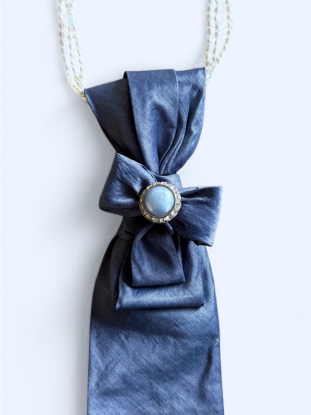 Fairytale Necktie Necklace Cinderella Vintage Tie, Pearls, & Carriage Brooch - Picture 4 of 6